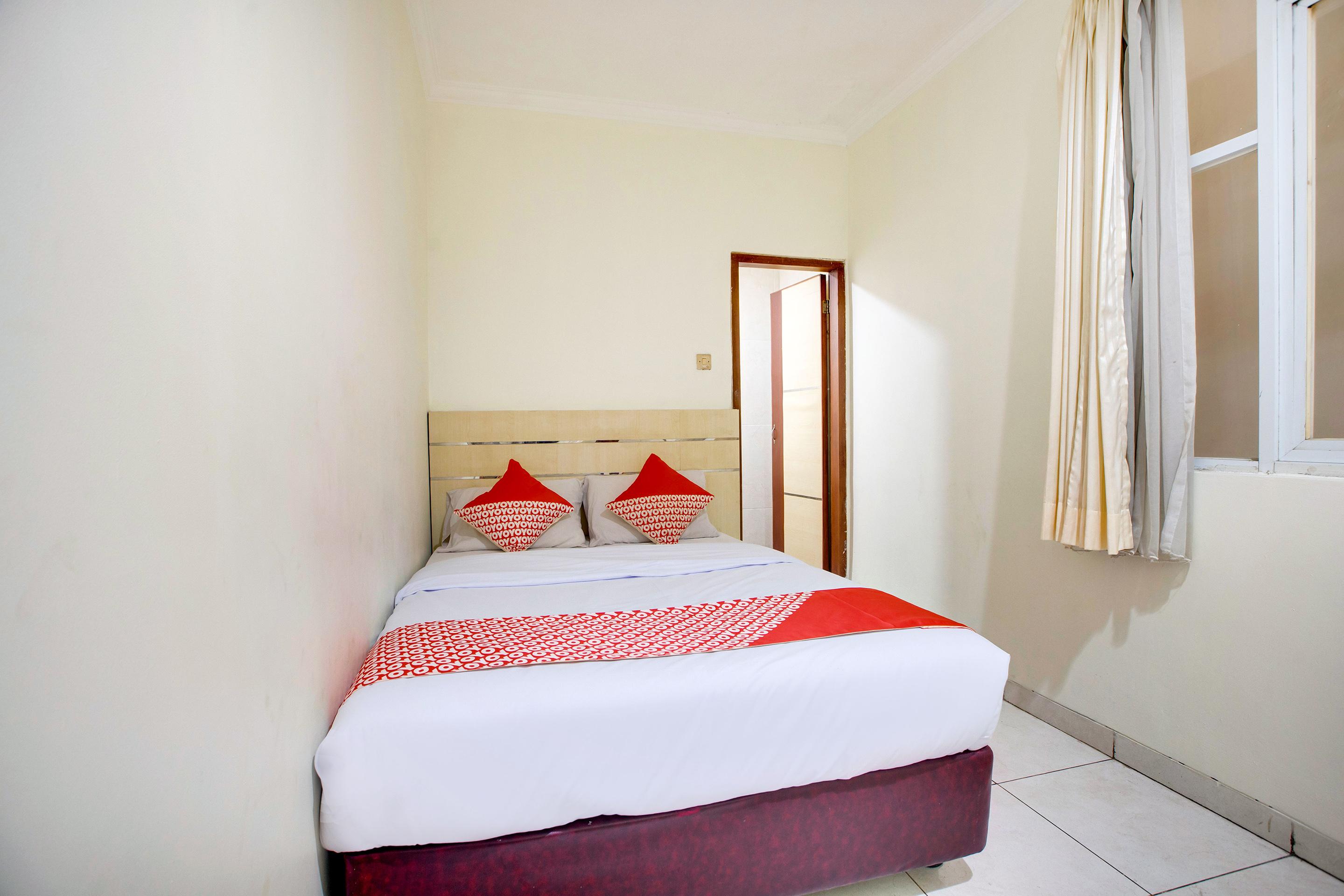 Reddoorz @ Hotel Arimbi Dewi Sartika Baru Bandung Exteriör bild