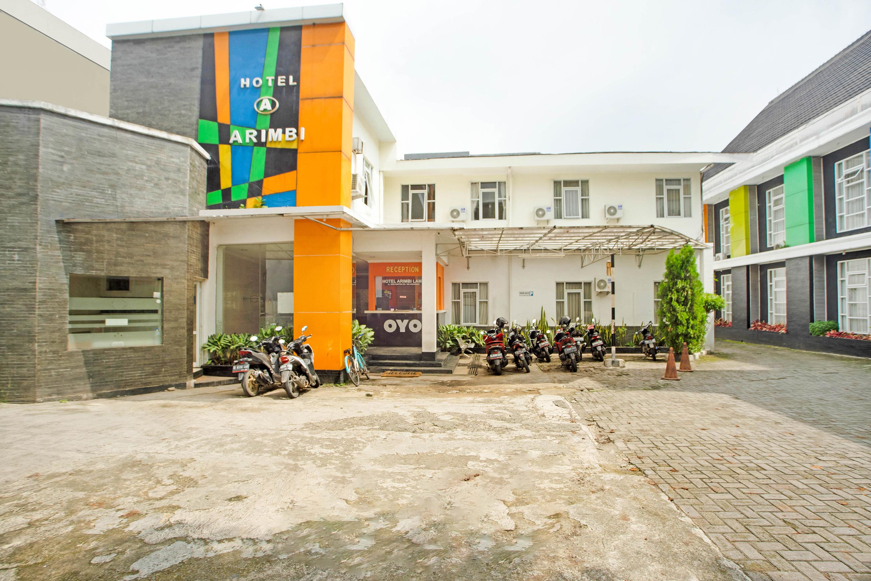 Reddoorz @ Hotel Arimbi Dewi Sartika Baru Bandung Exteriör bild