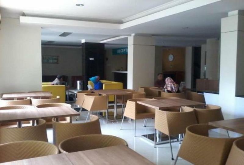 Reddoorz @ Hotel Arimbi Dewi Sartika Baru Bandung Exteriör bild